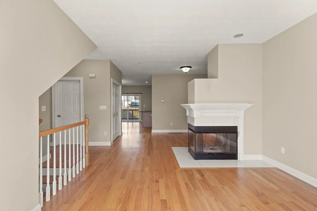 2 bed, 2 bath apartment for rent at 9 Nirvana Dr Unit 2E, Saugus — photo 4 of 25