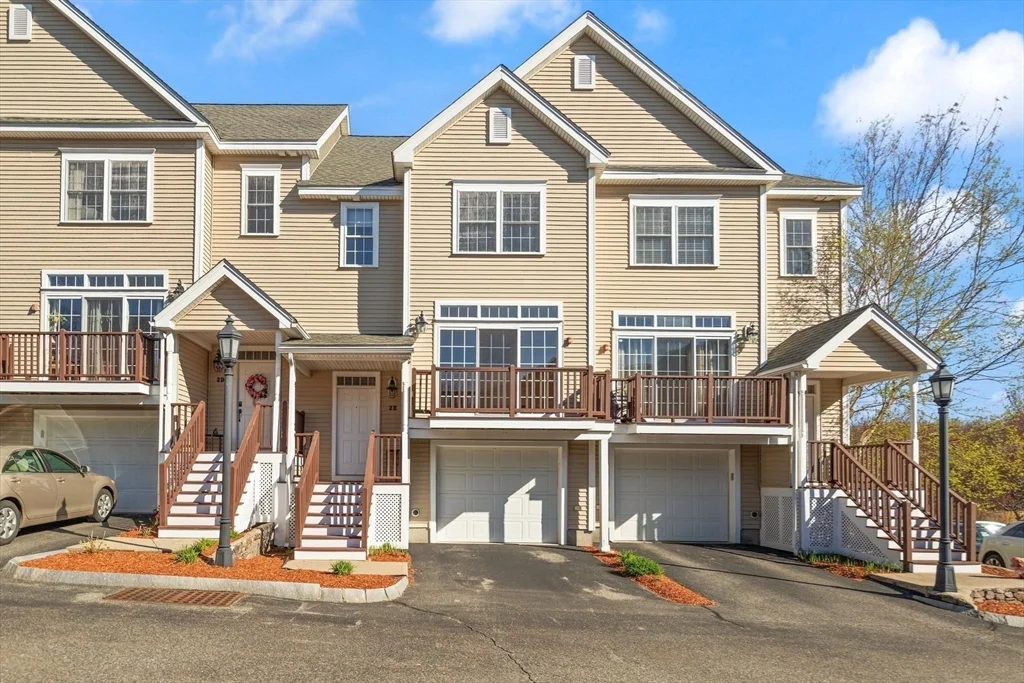 2 bed, 2 bath apartment for rent at 9 Nirvana Dr Unit 2E, Saugus — photo 1 of 25