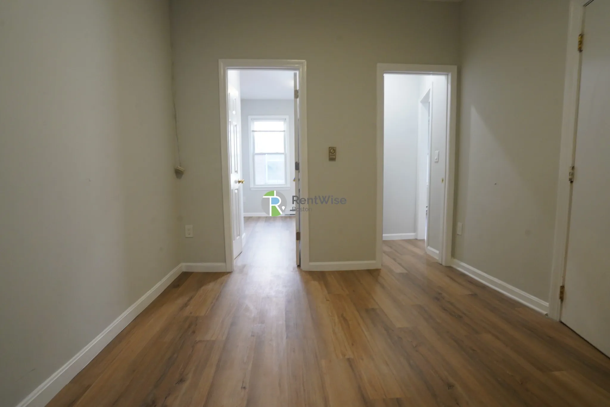5 bed, 2 bath apartment for rent at 9 Noyes Pl Unit 1, North End