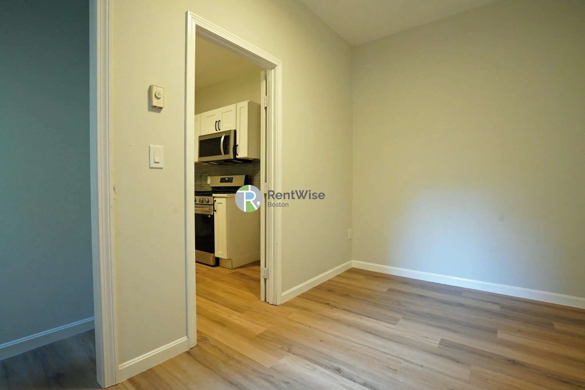 3 bed, 1 bath apartment for rent at 9 Noyes Pl Unit 2, North End — photo 8 of 30