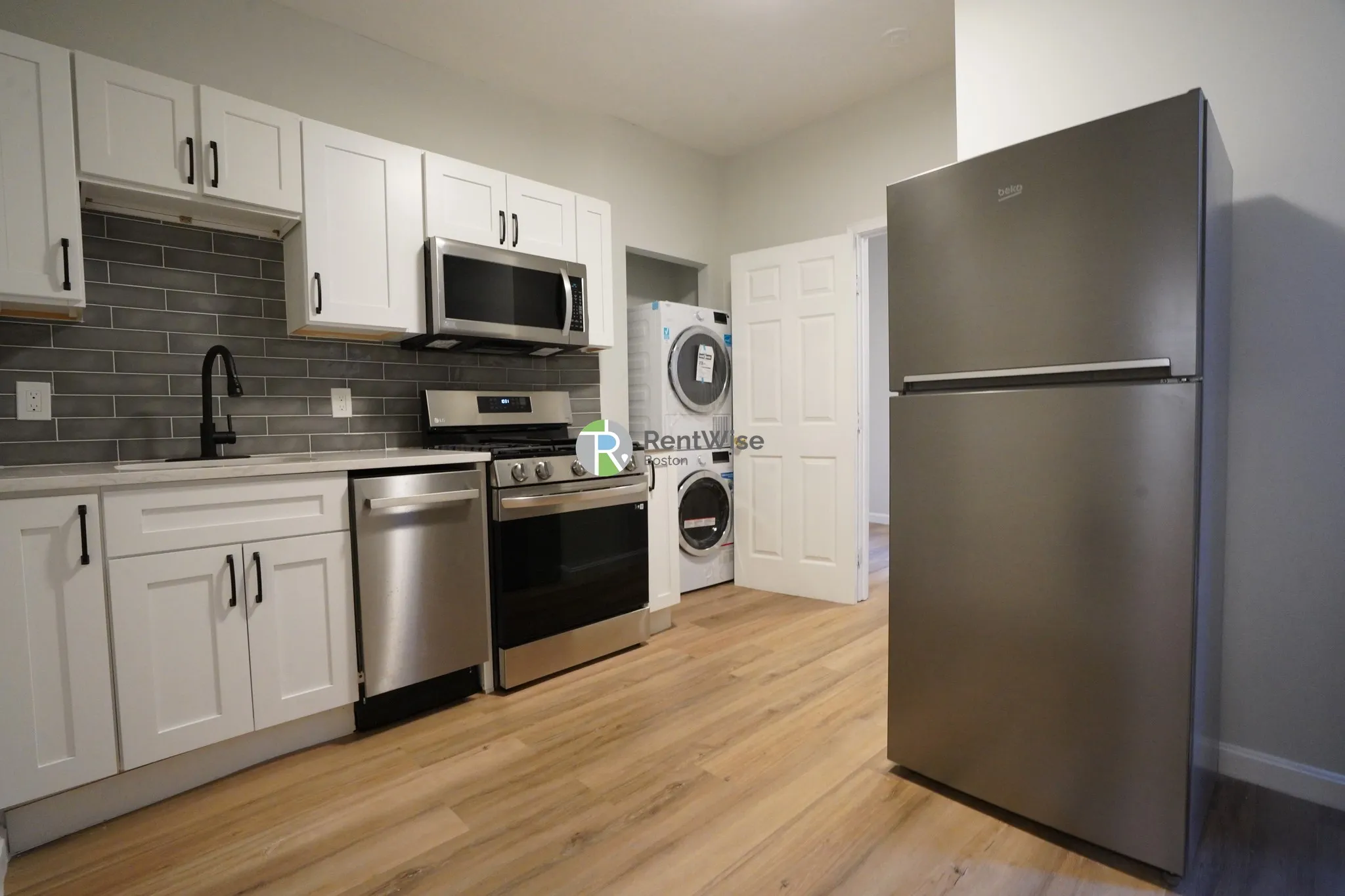 3 bed, 1 bath apartment for rent at 9 Noyes Pl Unit 2, North End — photo 22 of 30