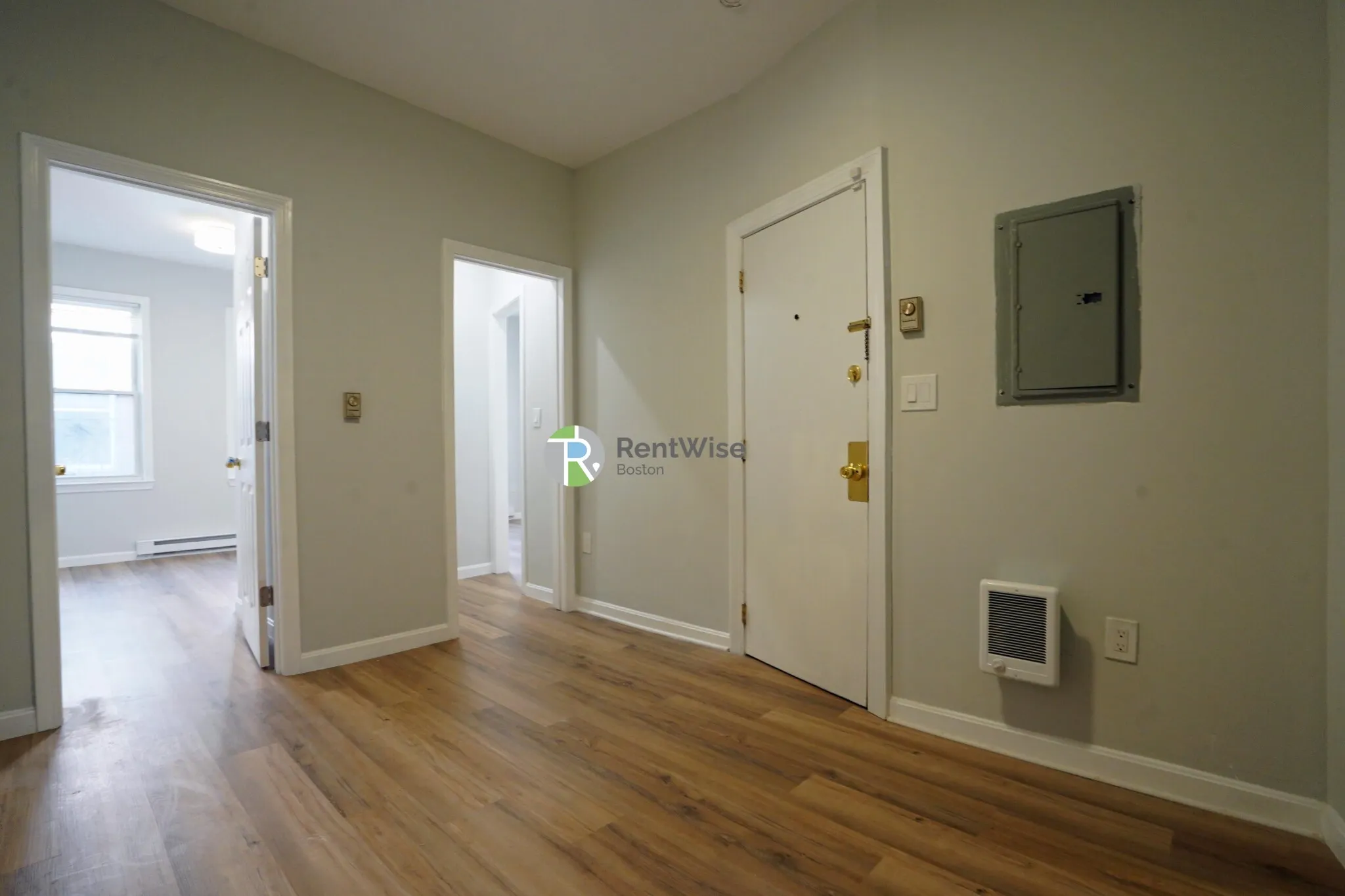 3 bed, 1 bath apartment for rent at 9 Noyes Pl Unit 2, North End — photo 4 of 30