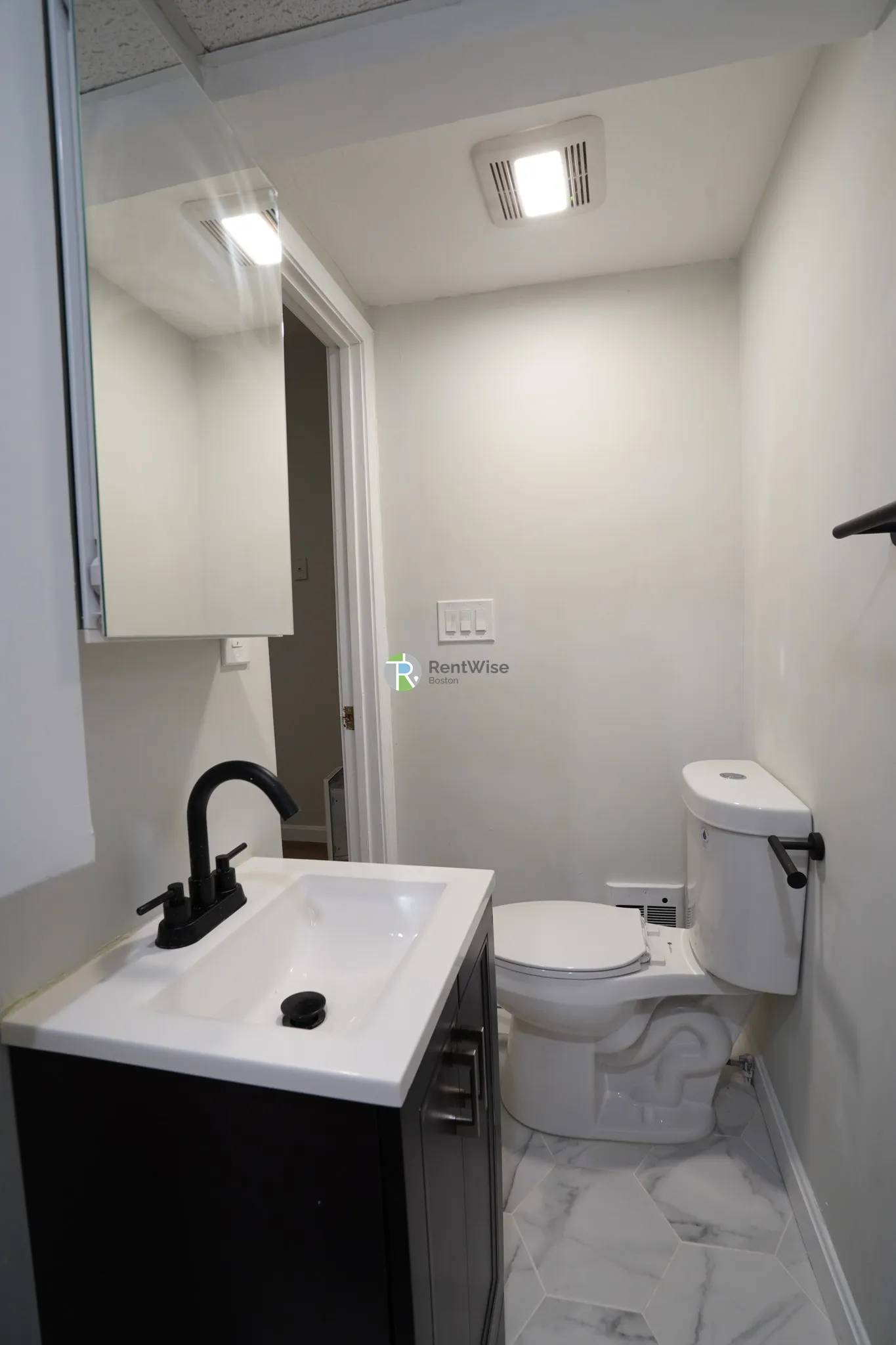 3 bed, 1 bath apartment for rent at 9 Noyes Pl Unit 2, North End — photo 24 of 30