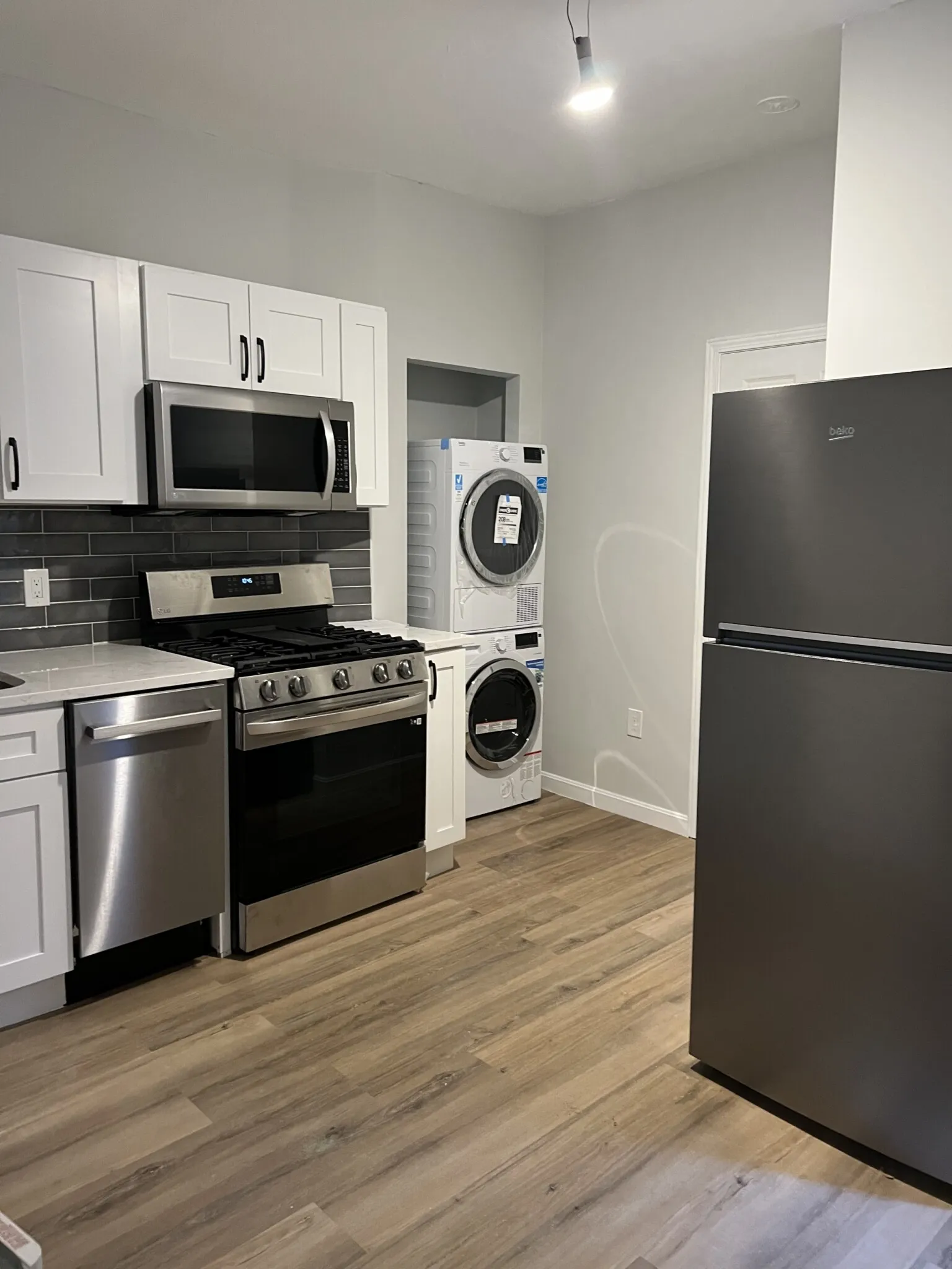 3 bed, 1 bath apartment for rent at 9 Noyes Pl Unit 2, North End — photo 29 of 30