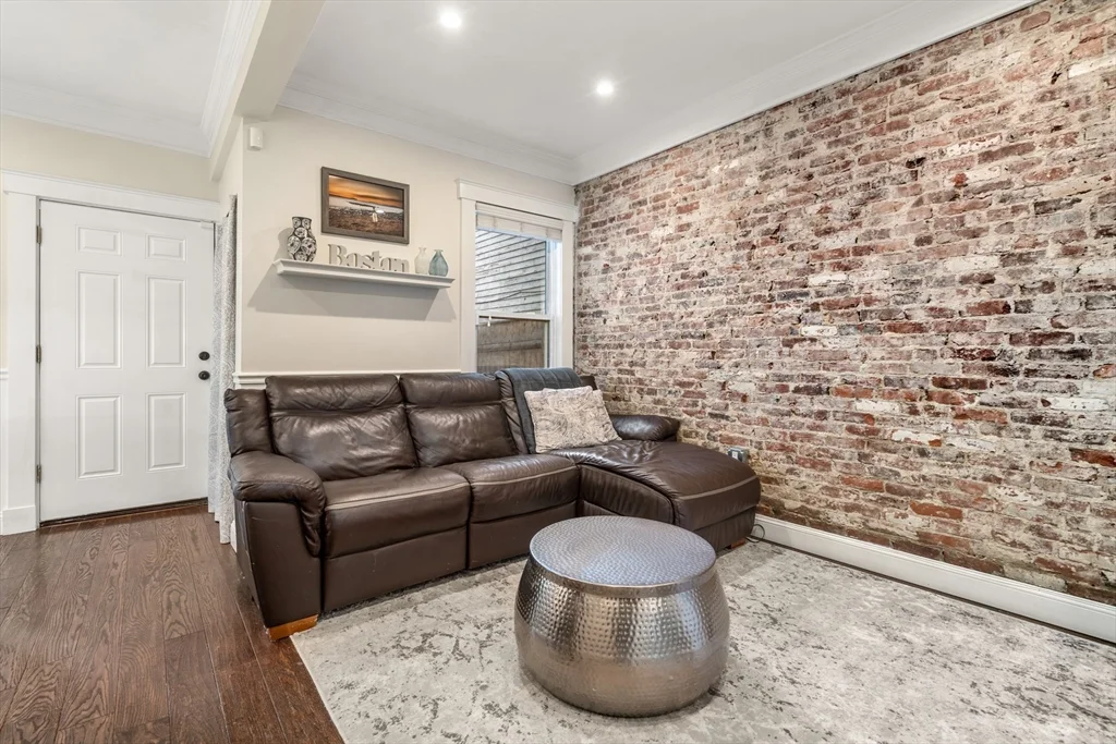 2 bed, 1 bath apartment for rent at 9 O St Unit 1A, South Boston — photo 7 of 19