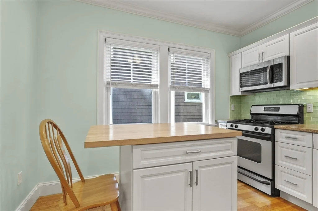 2 bed, 1 bath apartment for rent at 9 Odonnell Sq Unit 1, Dorchester — photo 8 of 25