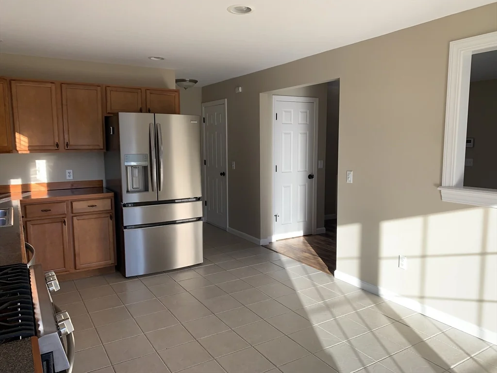 3 bed, 1 bath apartment for rent at 9 Omaha St Unit 9, Fall River — photo 4 of 17