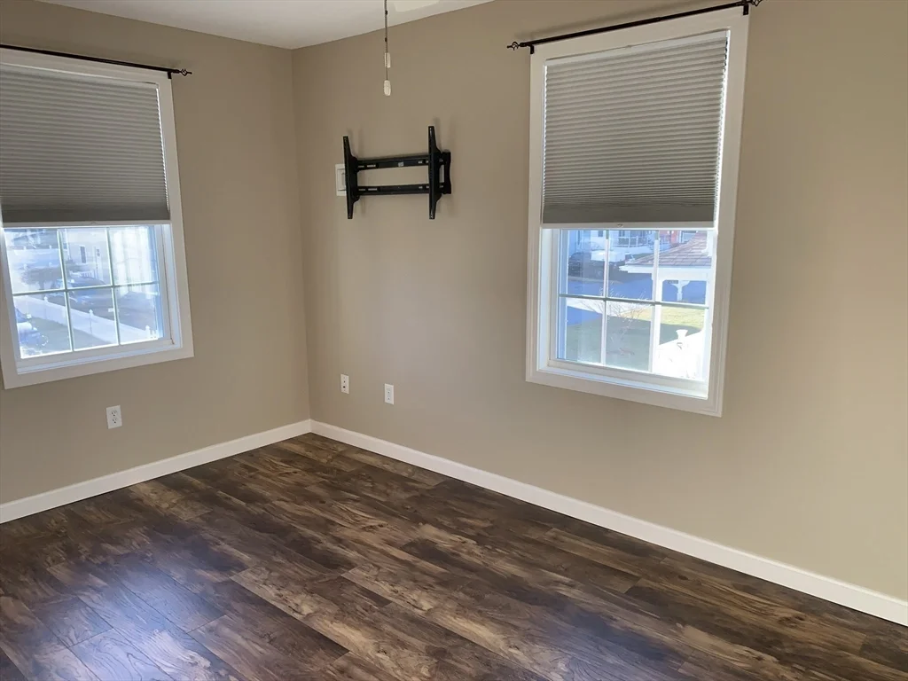 3 bed, 1 bath apartment for rent at 9 Omaha St Unit 9, Fall River — photo 9 of 17