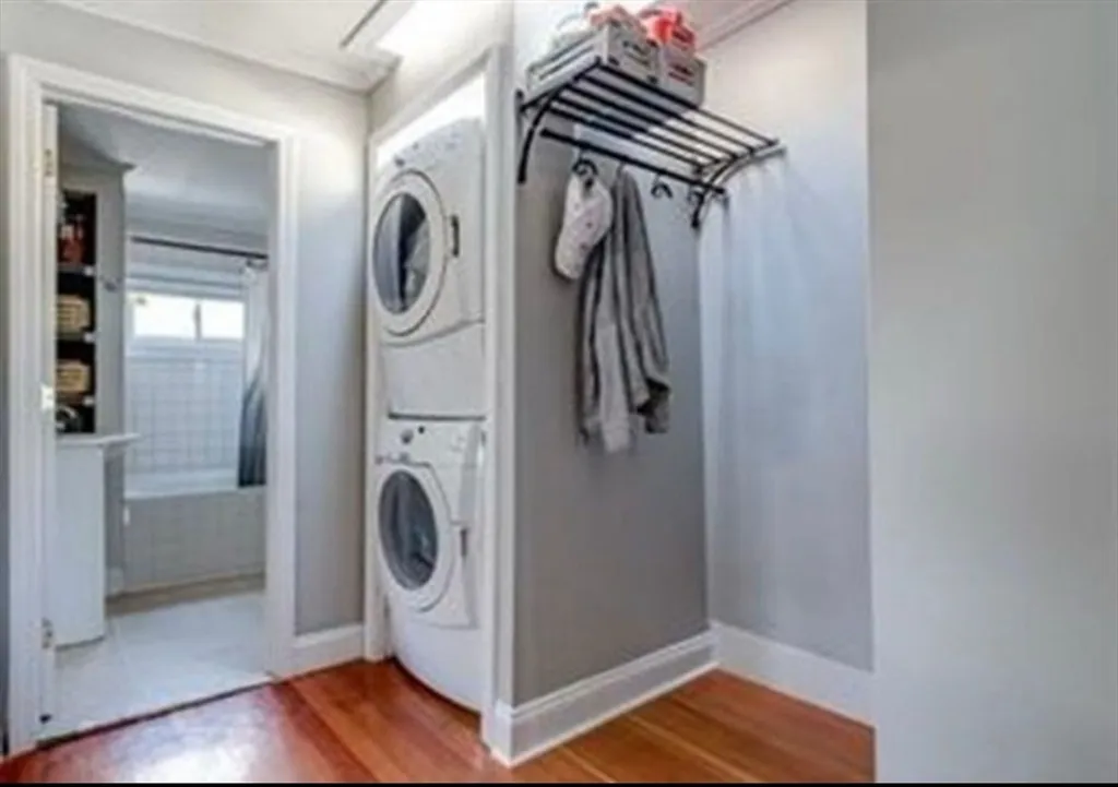 3 bed, 1 bath apartment for rent at 9 P St Unit 3, South Boston — photo 5 of 9