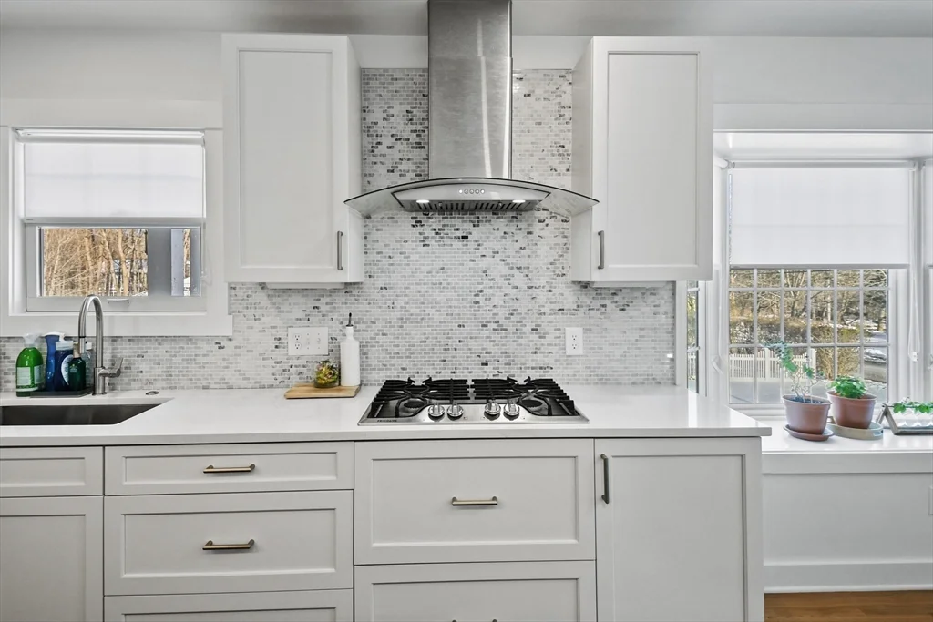 4 bed, 1 bath apartment for rent at 9 Park St, Shrewsbury — photo 9 of 36