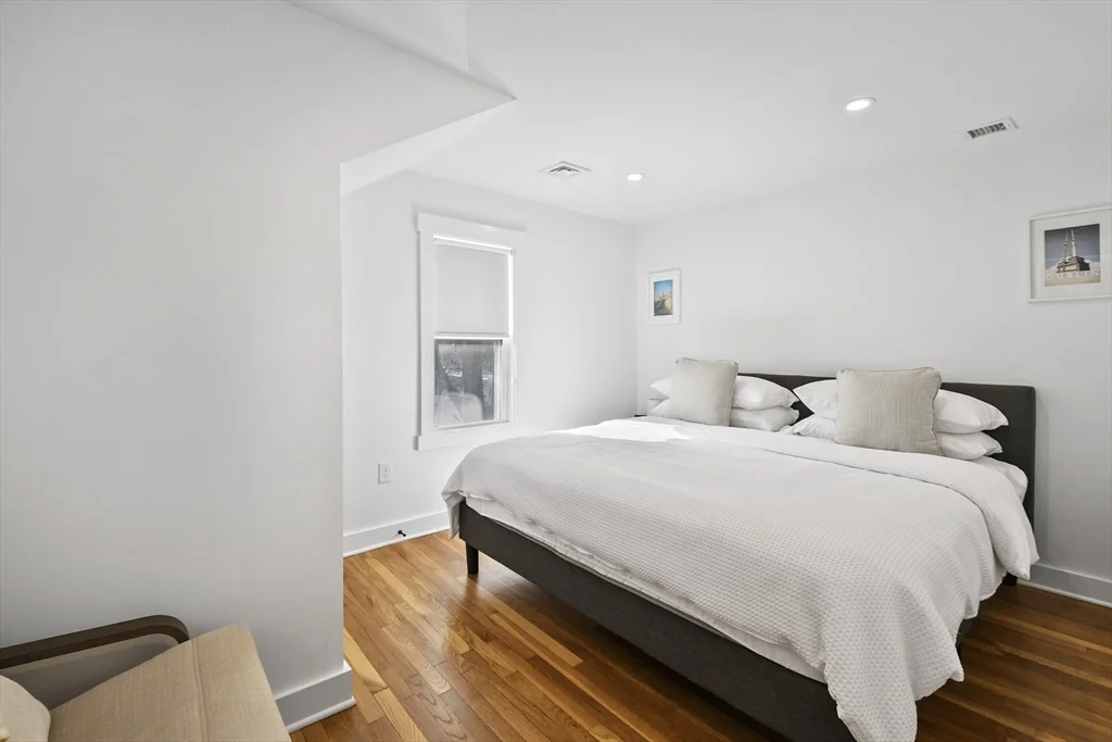 4 bed, 1 bath apartment for rent at 9 Park St, Shrewsbury — photo 17 of 36