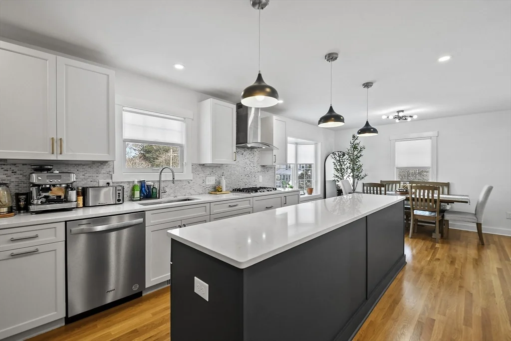 4 bed, 1 bath apartment for rent at 9 Park St, Shrewsbury — photo 11 of 36