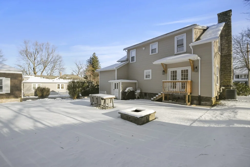 4 bed, 1 bath apartment for rent at 9 Park St, Shrewsbury — photo 32 of 36