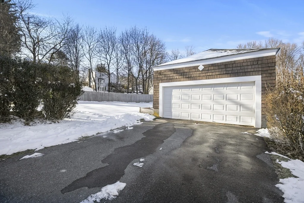 4 bed, 1 bath apartment for rent at 9 Park St, Shrewsbury — photo 36 of 36