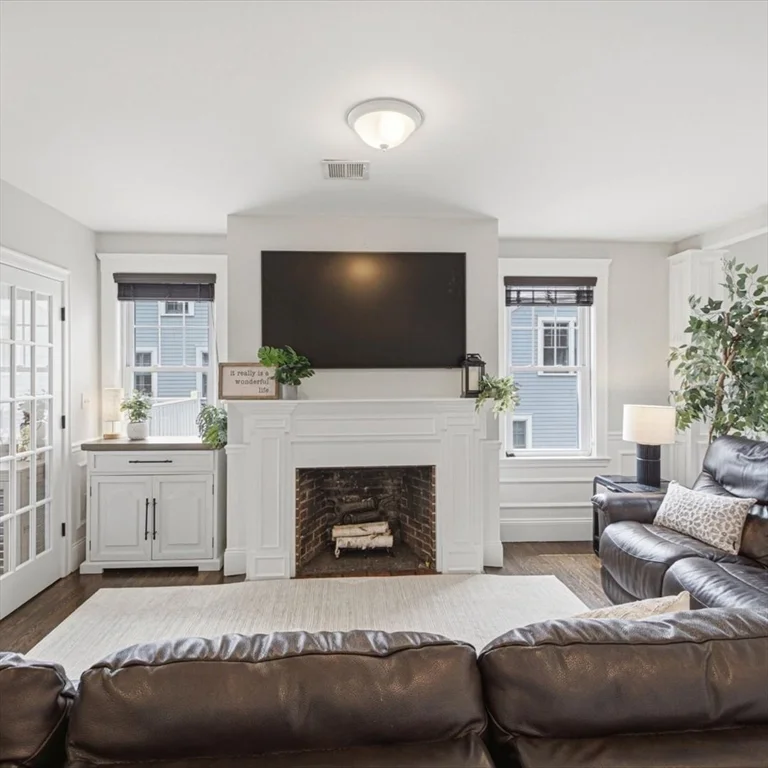 3 bed, 3 bath apartment for rent at 9 Park St Unit 10, Dorchester — photo 9 of 40