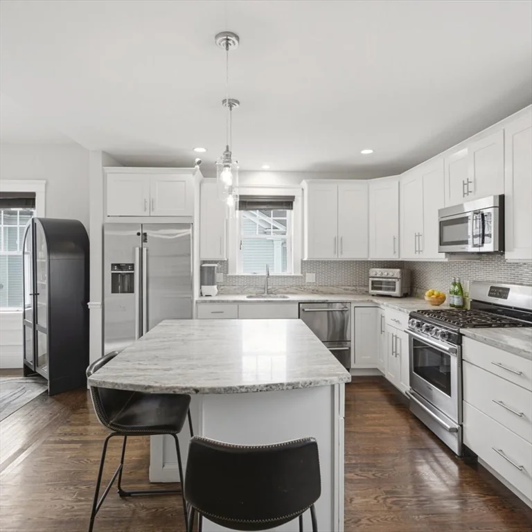 3 bed, 3 bath apartment for rent at 9 Park St Unit 10, Dorchester — photo 6 of 40