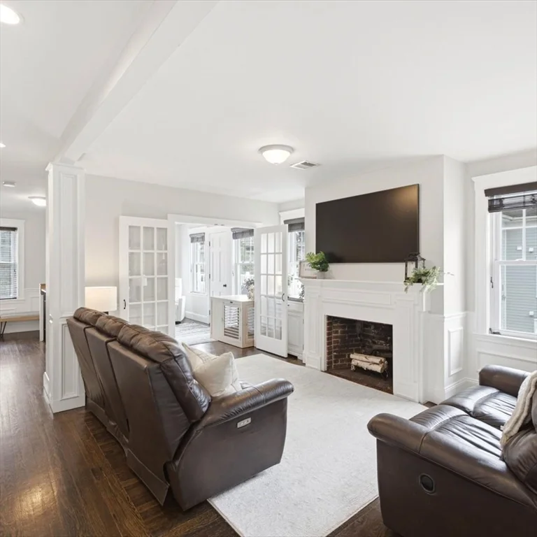 3 bed, 3 bath apartment for rent at 9 Park St Unit 10, Dorchester — photo 10 of 40