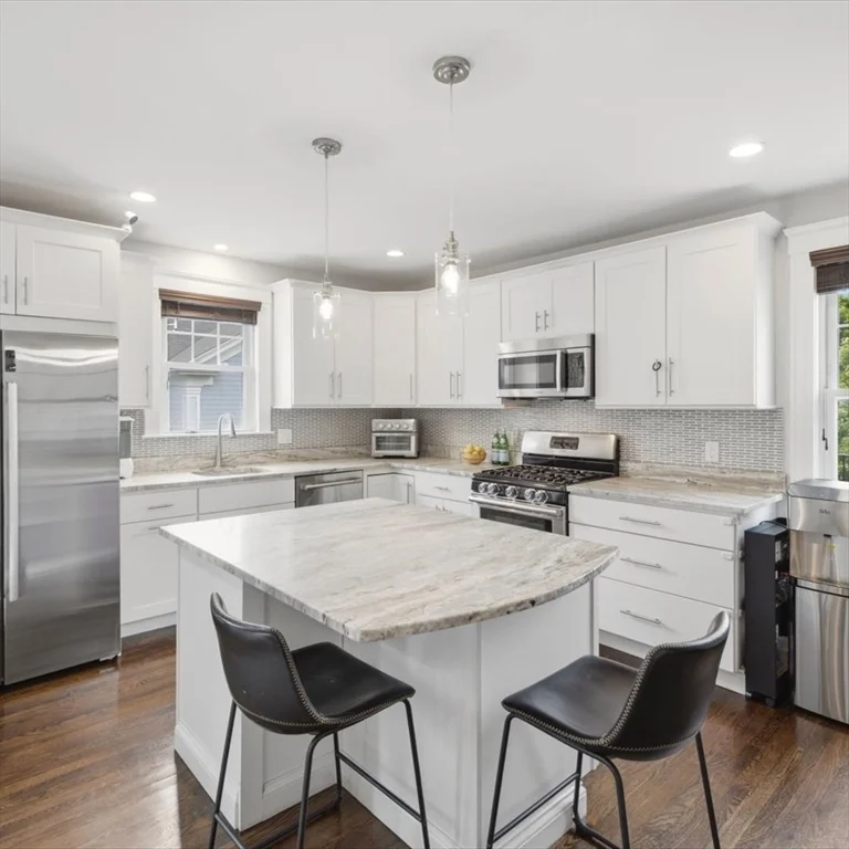 3 bed, 3 bath apartment for rent at 9 Park St Unit 10, Dorchester — photo 4 of 40