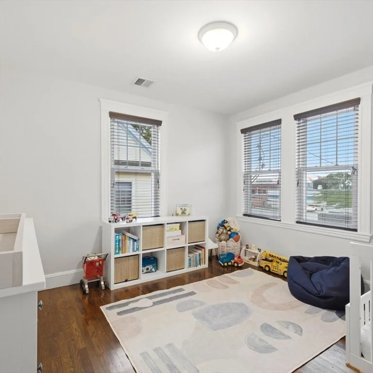 3 bed, 3 bath apartment for rent at 9 Park St Unit 10, Dorchester — photo 23 of 40