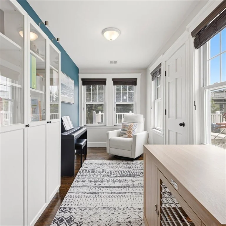 3 bed, 3 bath apartment for rent at 9 Park St Unit 10, Dorchester — photo 12 of 40