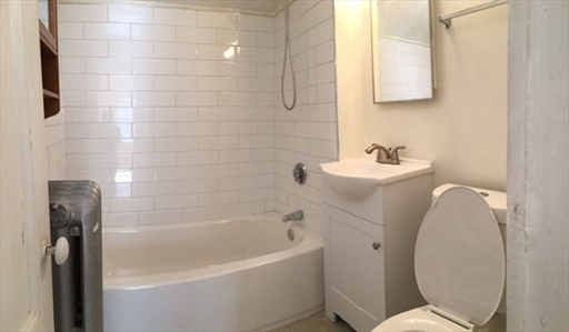 2 bed, 1 bath apartment for rent at 9 Park St Unit 2, Hyde Park — photo 7 of 10