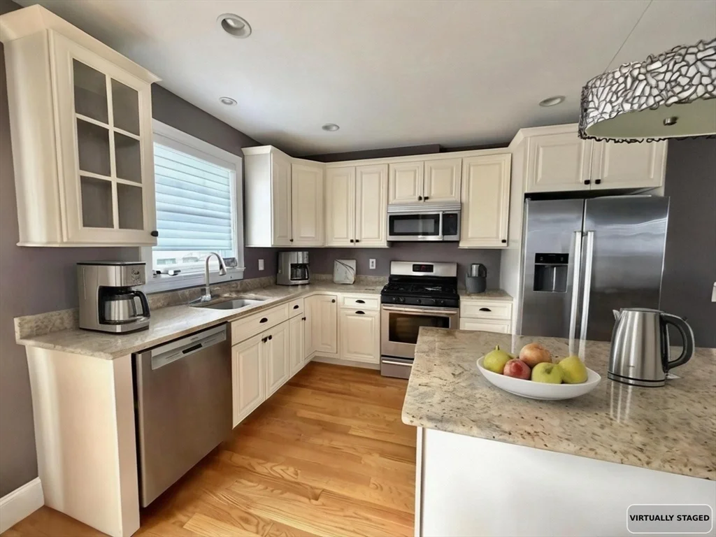 2 bed, 1 bath apartment for rent at 9 Park St Unit 4, Dorchester — photo 3 of 21