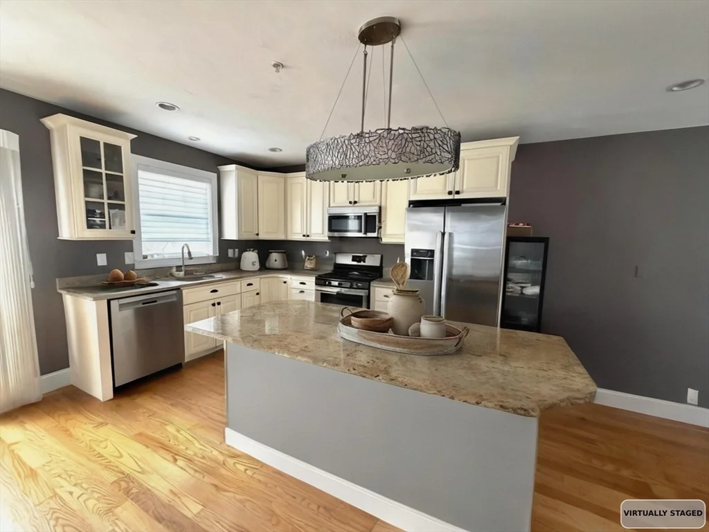2 bed, 1 bath apartment for rent at 9 Park St Unit 4, Dorchester — photo 4 of 21