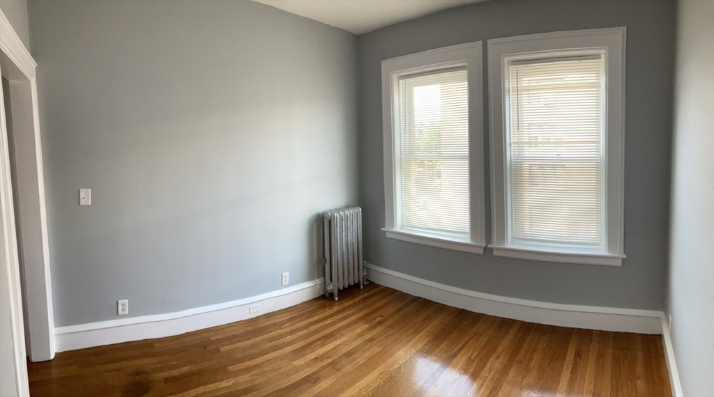 2 bed, 1 bath apartment for rent at 9 Park Vale Ave Unit 12, Brighton — photo 2 of 9