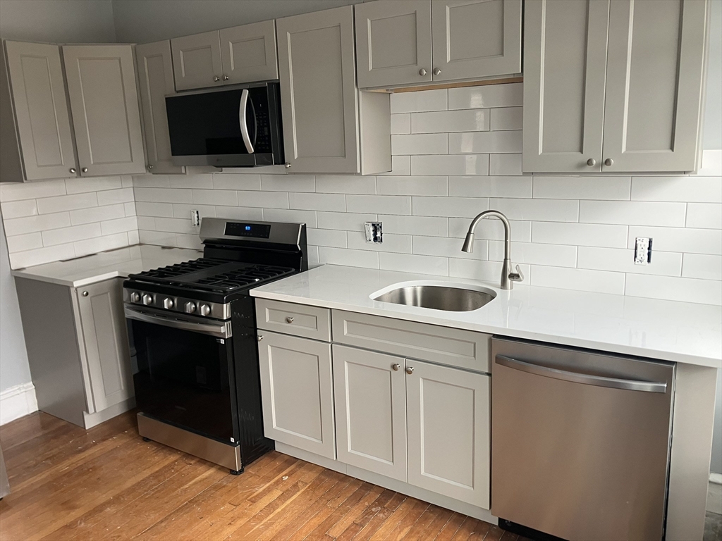 2 bed, 1 bath apartment for rent at 9 Park Vale Ave Unit 12, Brighton — photo 8 of 9