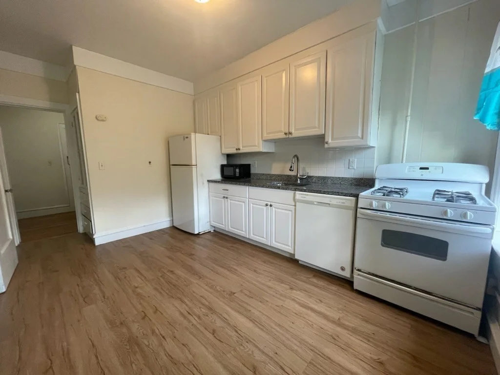 2 bed, 1 bath apartment for rent at 9 Park Vale Ave Unit 8, Allston — photo 5 of 7