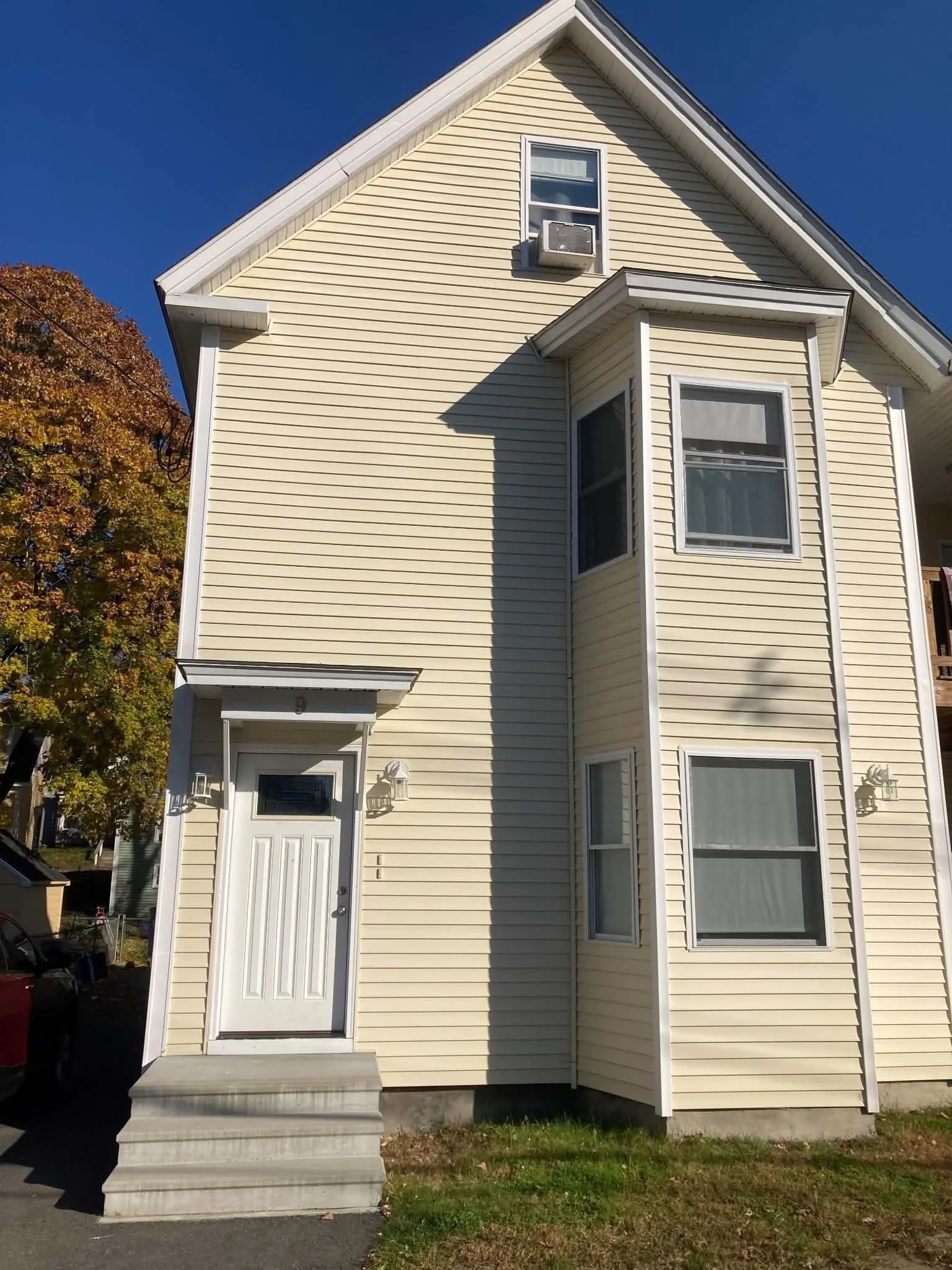 2 bed, 1 bath apartment for rent at 9 Pearl St Unit 1, Ayer