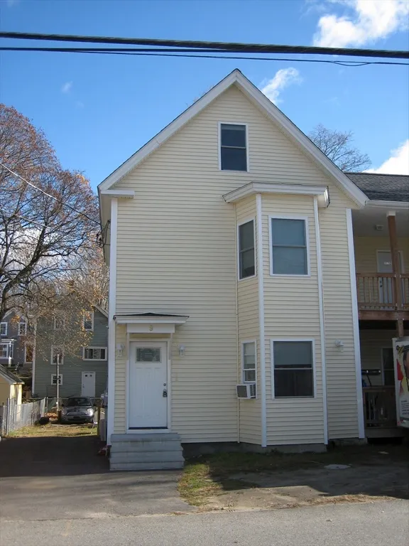 4 bed, 1 bath apartment for rent at 9 Pearl St Unit 2, Ayer — photo 1 of 10