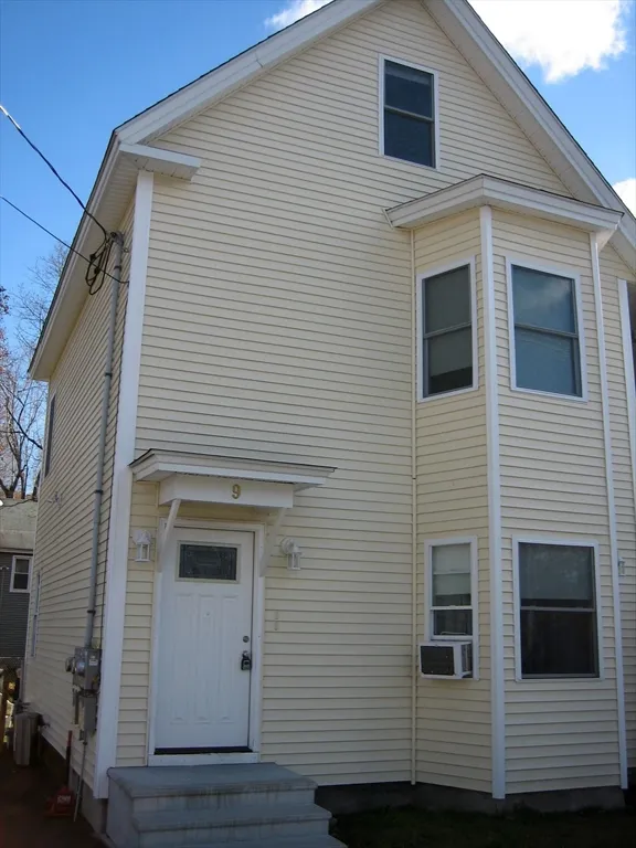 4 bed, 1 bath apartment for rent at 9 Pearl St Unit 2, Ayer — photo 2 of 10