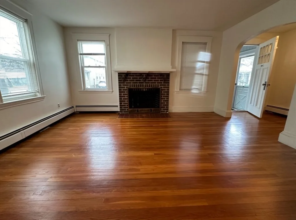 2 bed, 1 bath apartment for rent at 9 Pearl St Unit 9, Belmont — photo 2 of 9