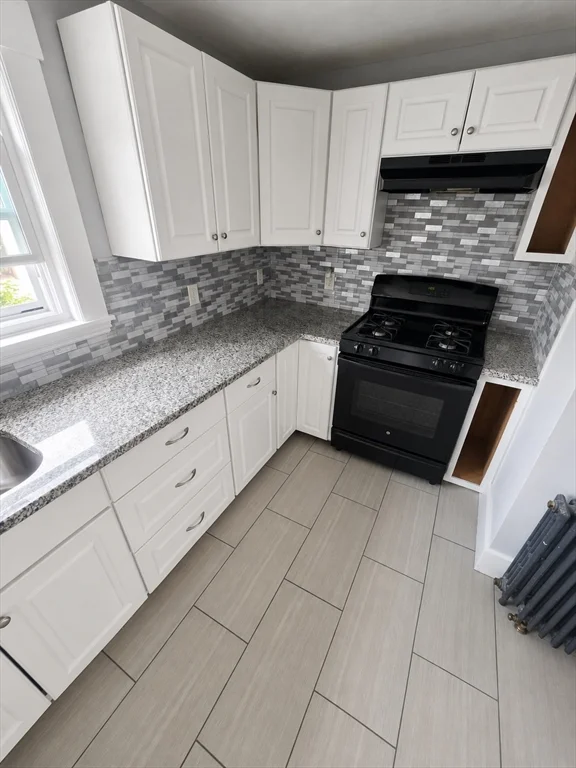 3 bed, 2 bath apartment for rent at 9 Pelham Ave Unit 2, Methuen