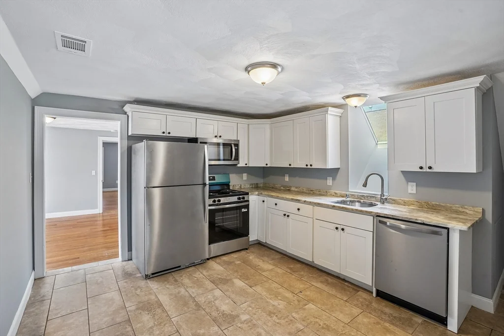1 bed, 1 bath apartment for rent at 9 Porter St Unit 3, Everett — photo 11 of 23