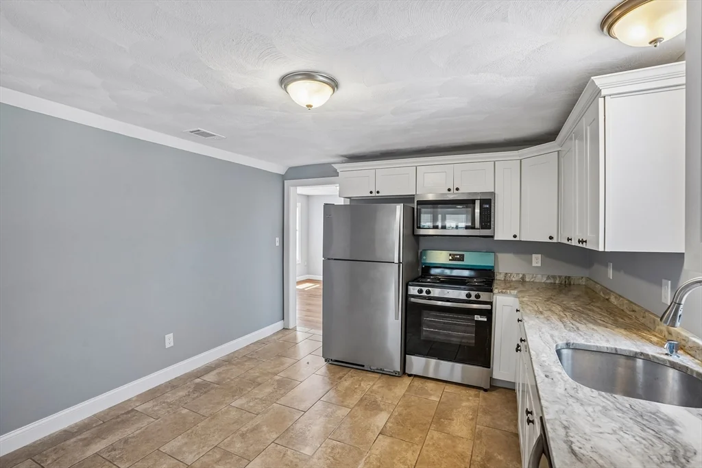 1 bed, 1 bath apartment for rent at 9 Porter St Unit 3, Everett — photo 10 of 23