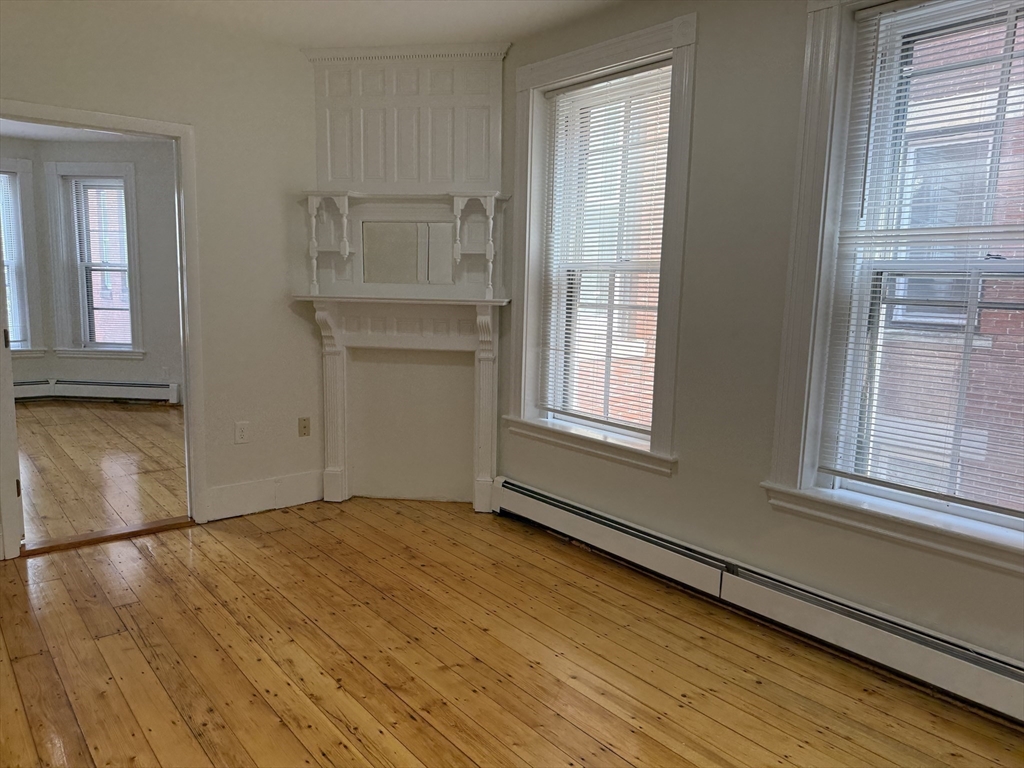 3 bed, 1 bath apartment for rent at 9 Putnam St Unit 2L, Prospect Hill — photo 6 of 8