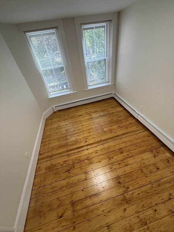 3 bed, 1 bath apartment for rent at 9 Putnam St Unit 2L, Prospect Hill — photo 5 of 8