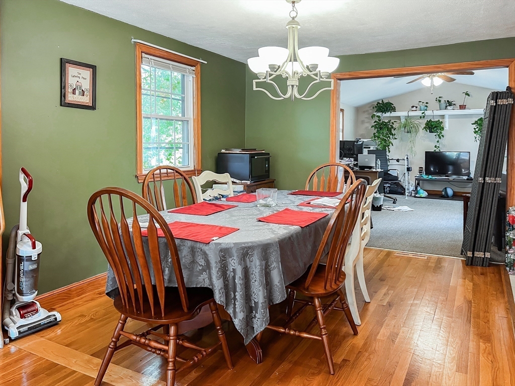 3 bed, 1 bath apartment for rent at 9 Putney Circle Unit 9, Billerica — photo 3 of 23