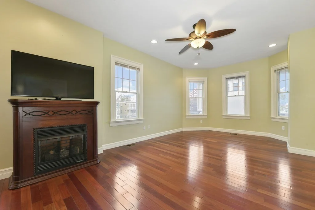 2 bed, 1 bath apartment for rent at 9 Queen St Unit A, Dorchester — photo 5 of 9