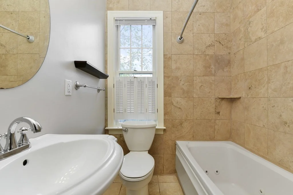2 bed, 1 bath apartment for rent at 9 Queen St Unit A, Dorchester — photo 8 of 9