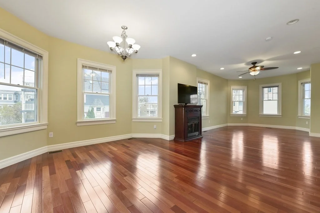 2 bed, 1 bath apartment for rent at 9 Queen St Unit A, Dorchester — photo 4 of 9
