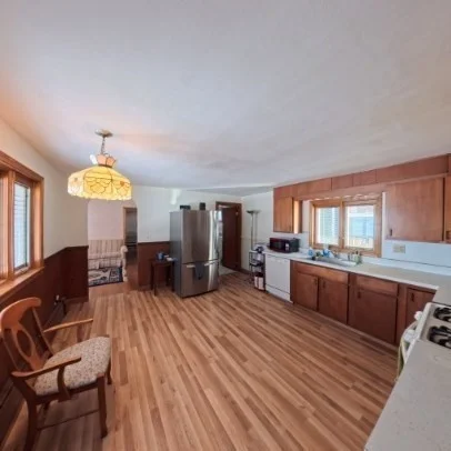 4 bed, 2 bath apartment for rent at 9 Raymond St Unit 1, Allston — photo 2 of 17