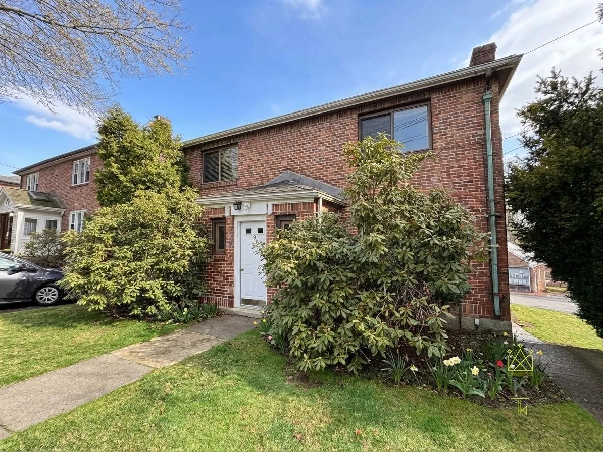 3 bed, 2 bath apartment for rent at 9 Reservoir Rd Unit 1, Chestnut Hill — photo 19 of 21
