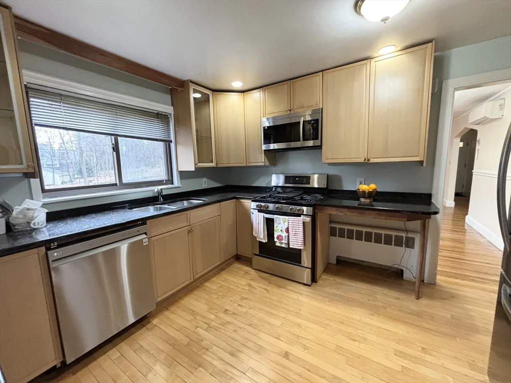 3 bed, 2 bath apartment for rent at 9 Reservoir Rd Unit 2, Chestnut Hill