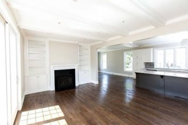 4 bed, 3 bath apartment for rent at 9 Ridgeway Ave, Needham — photo 2 of 16