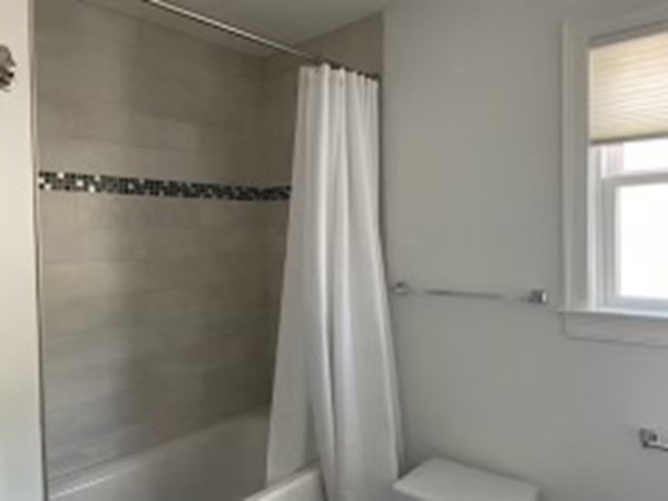 4 bed, 3 bath apartment for rent at 9 Ridgeway Ave, Needham — photo 7 of 16