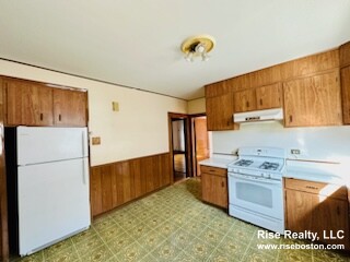 3 bed, 1 bath apartment for rent at 9 Roberts Rd Unit 2, Mid Cambridge — photo 9 of 11