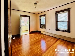 3 bed, 1 bath apartment for rent at 9 Roberts Rd Unit 2, Mid Cambridge — photo 3 of 11